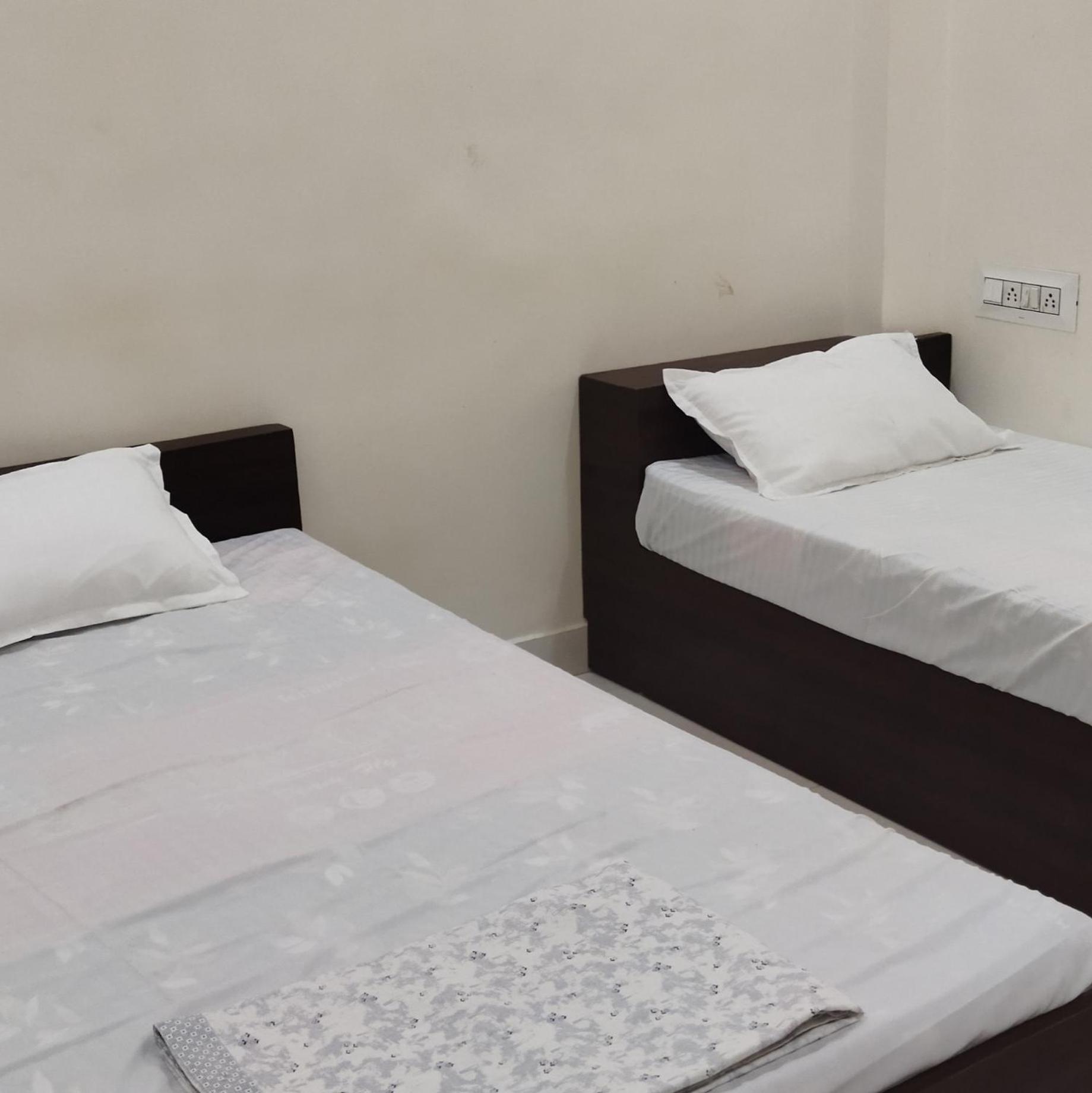 Shree Gajlaxmi Hotel Walking Distance From Mahakaleswar اوجاين المظهر الخارجي الصورة