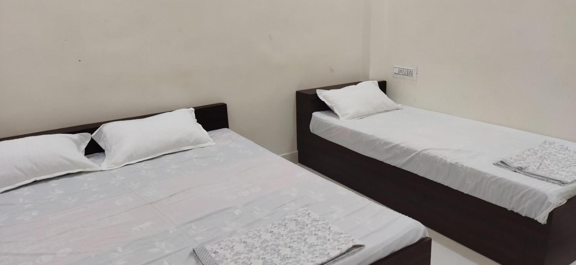 Shree Gajlaxmi Hotel Walking Distance From Mahakaleswar اوجاين المظهر الخارجي الصورة