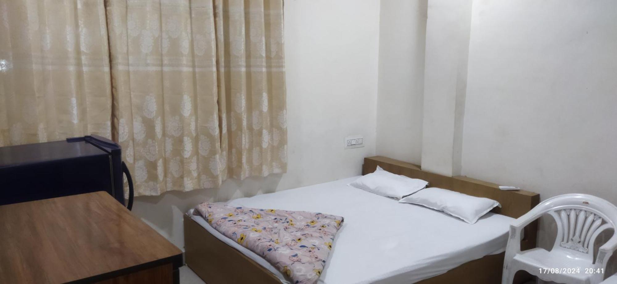 Shree Gajlaxmi Hotel Walking Distance From Mahakaleswar اوجاين المظهر الخارجي الصورة