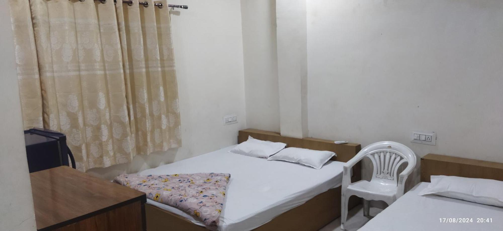 Shree Gajlaxmi Hotel Walking Distance From Mahakaleswar اوجاين المظهر الخارجي الصورة